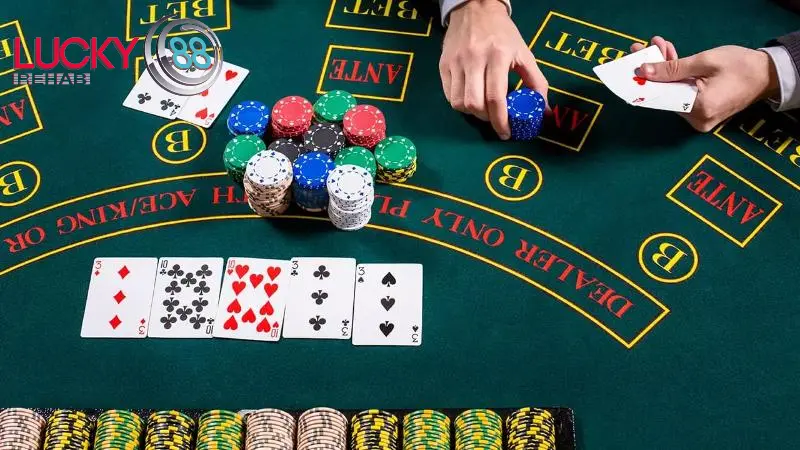 Các vòng cược cần biết khi chơi Poker trực tuyến